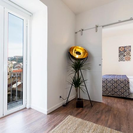Amazing Downtown Apt With Small Balcony With View Over The Castle Lissabon Exterior foto