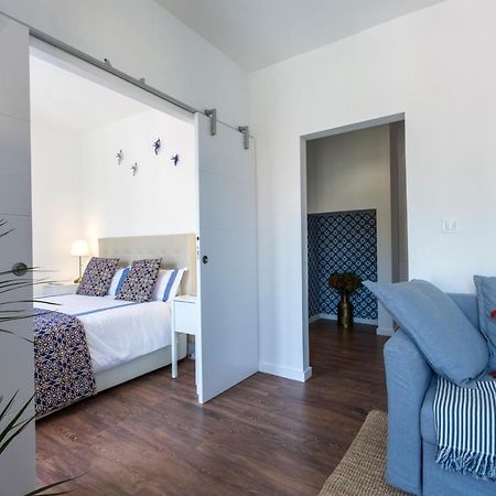 Amazing Downtown Apt With Small Balcony With View Over The Castle Lissabon Exterior foto