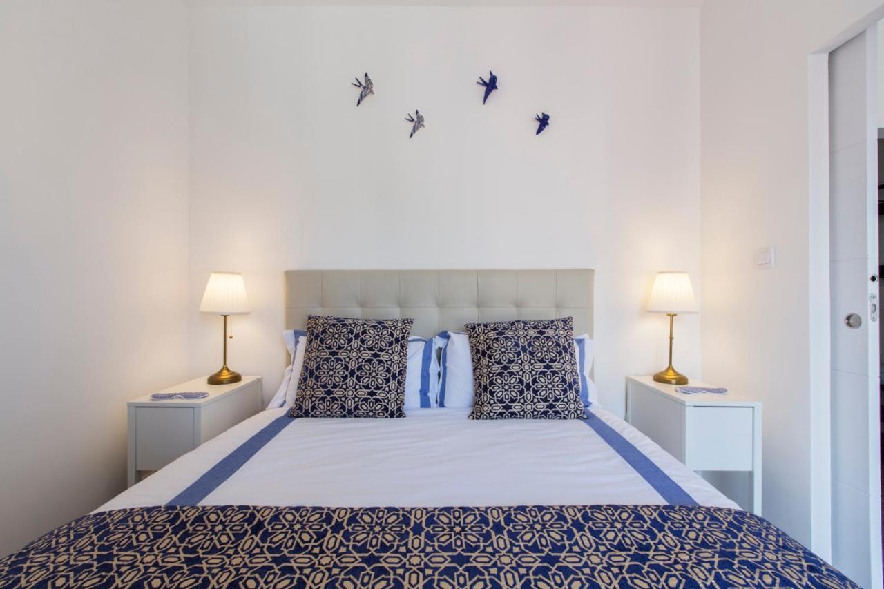 Amazing Downtown Apt With Small Balcony With View Over The Castle Lissabon Exterior foto