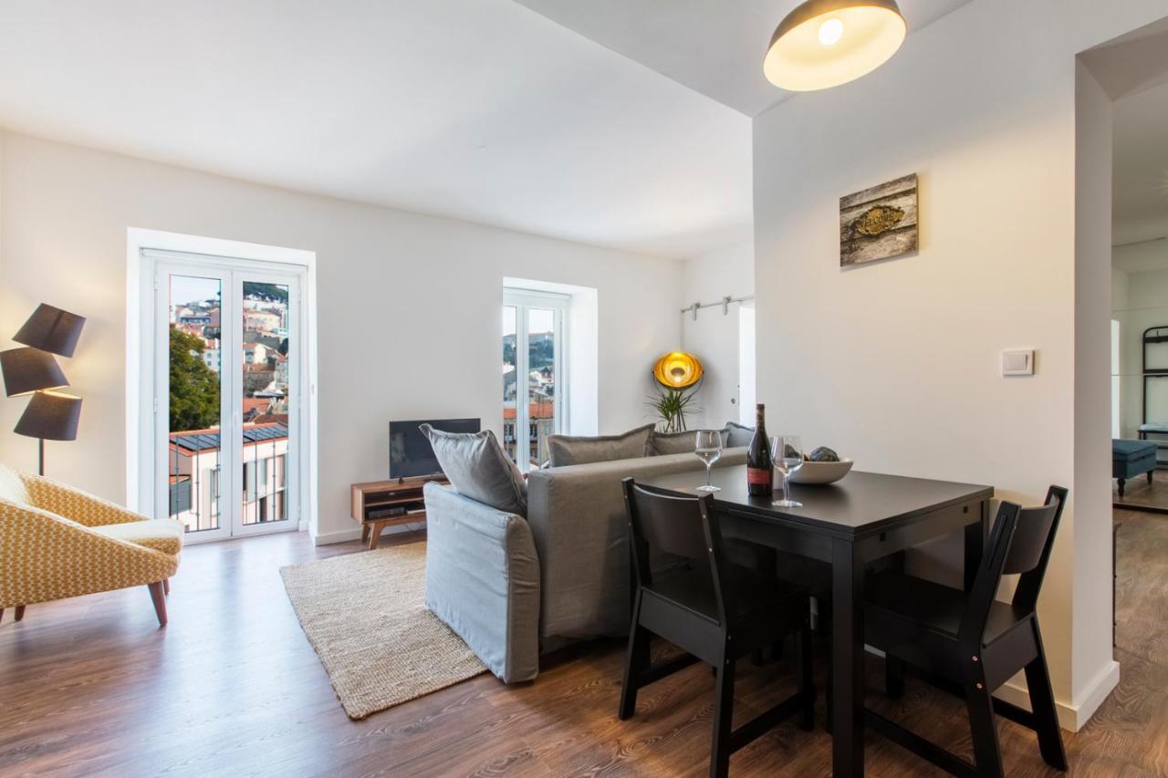 Amazing Downtown Apt With Small Balcony With View Over The Castle Lissabon Exterior foto