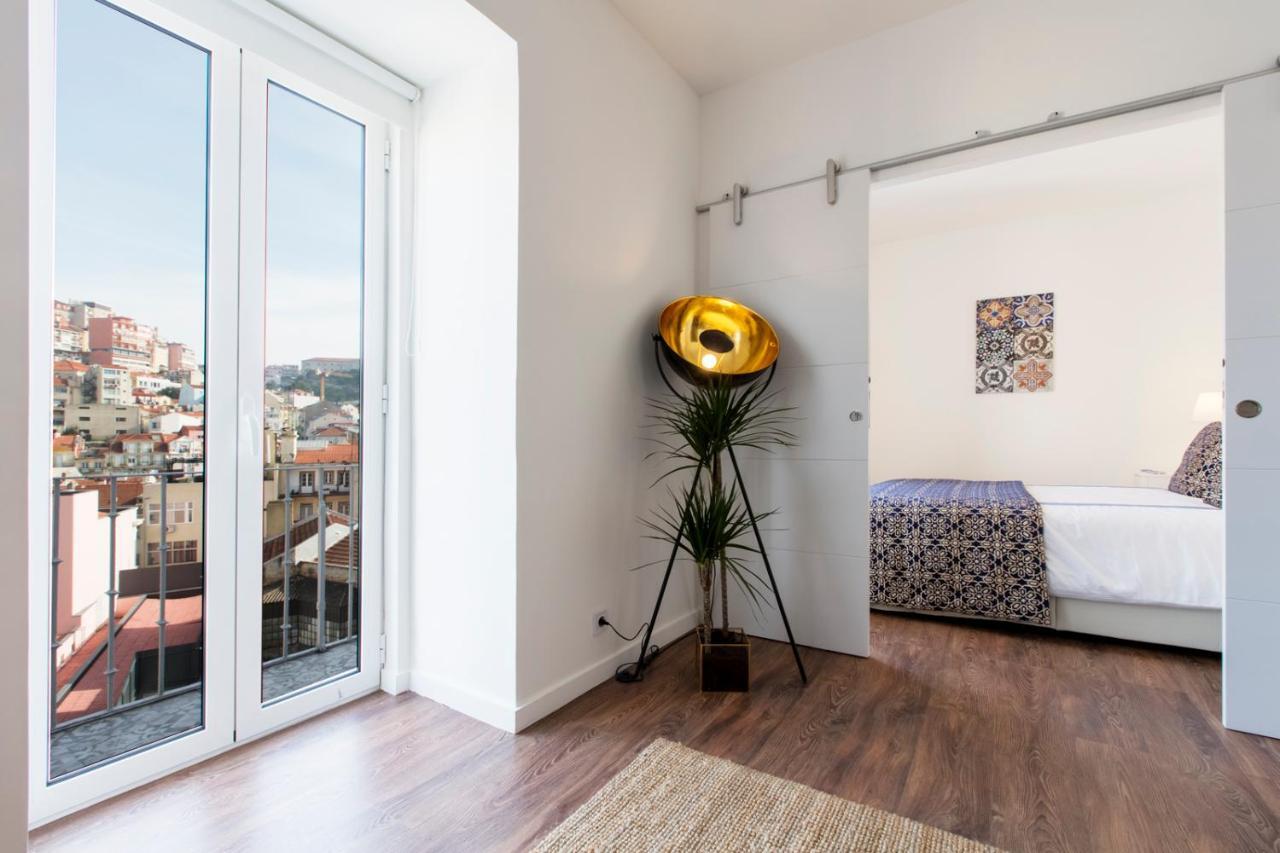 Amazing Downtown Apt With Small Balcony With View Over The Castle Lissabon Exterior foto