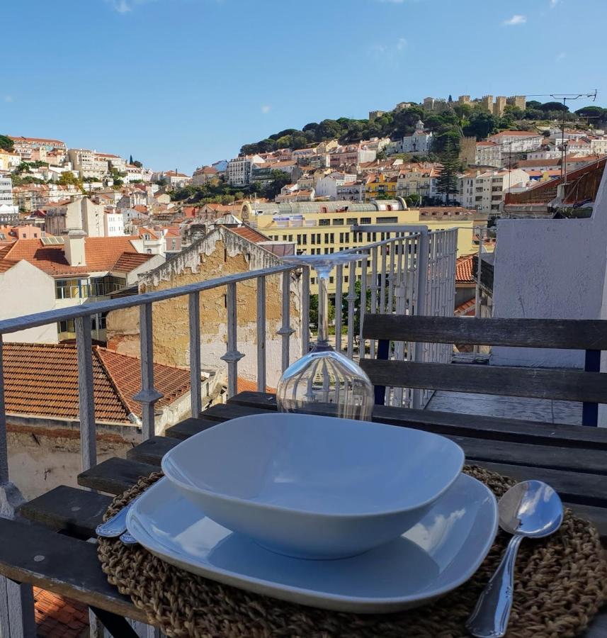 Amazing Downtown Apt With Small Balcony With View Over The Castle Lissabon Exterior foto