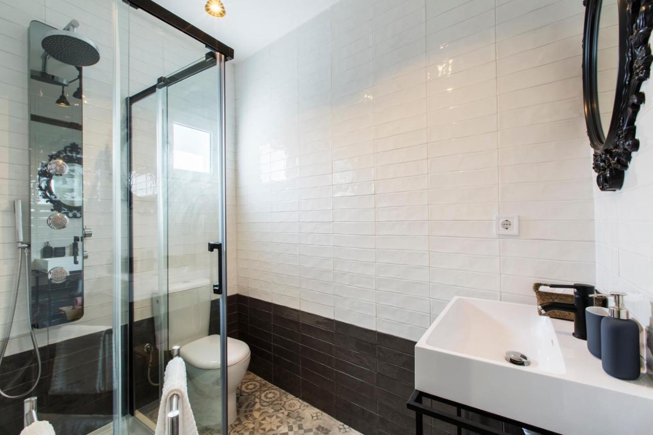 Amazing Downtown Apt With Small Balcony With View Over The Castle Lissabon Exterior foto