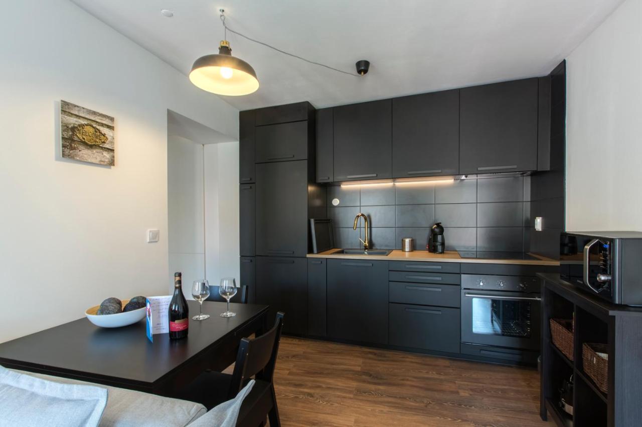 Amazing Downtown Apt With Small Balcony With View Over The Castle Lissabon Exterior foto