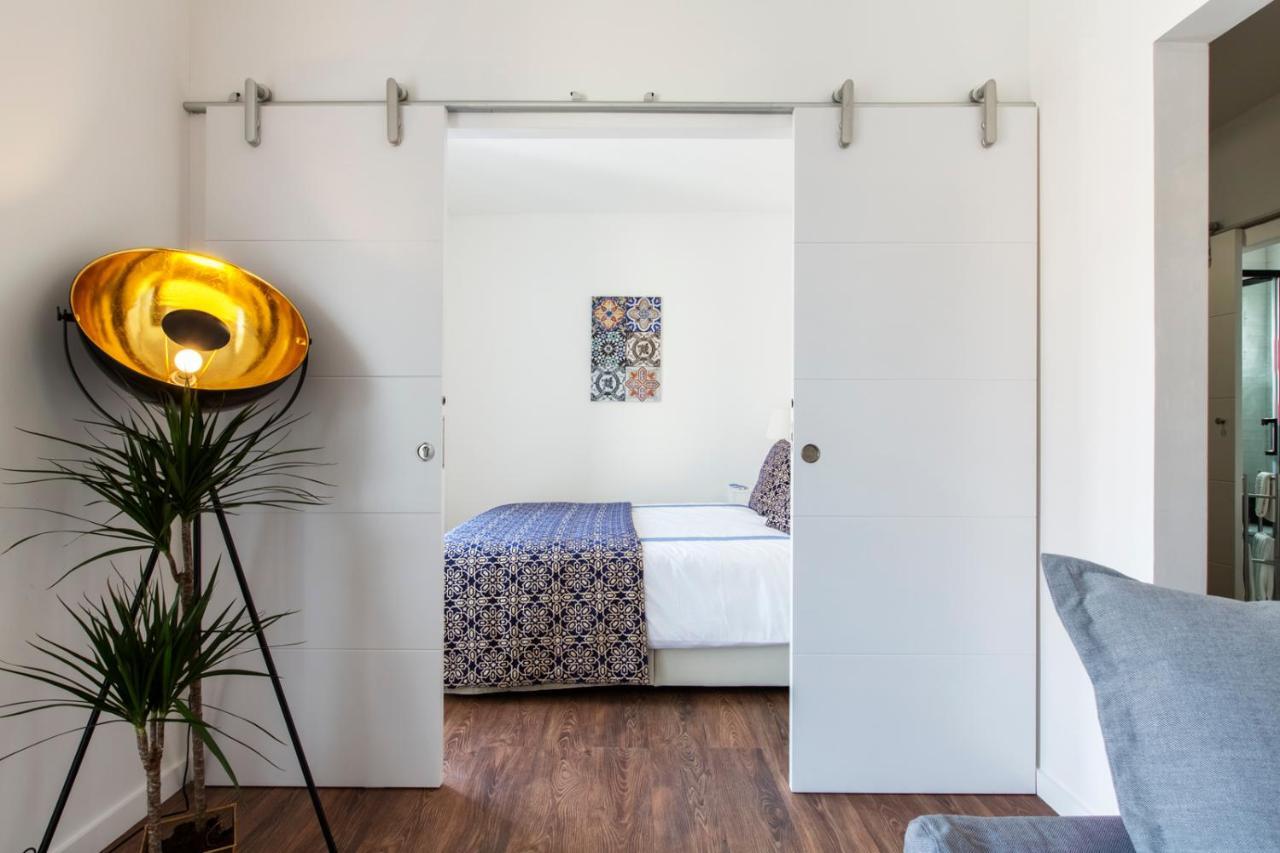 Amazing Downtown Apt With Small Balcony With View Over The Castle Lissabon Exterior foto